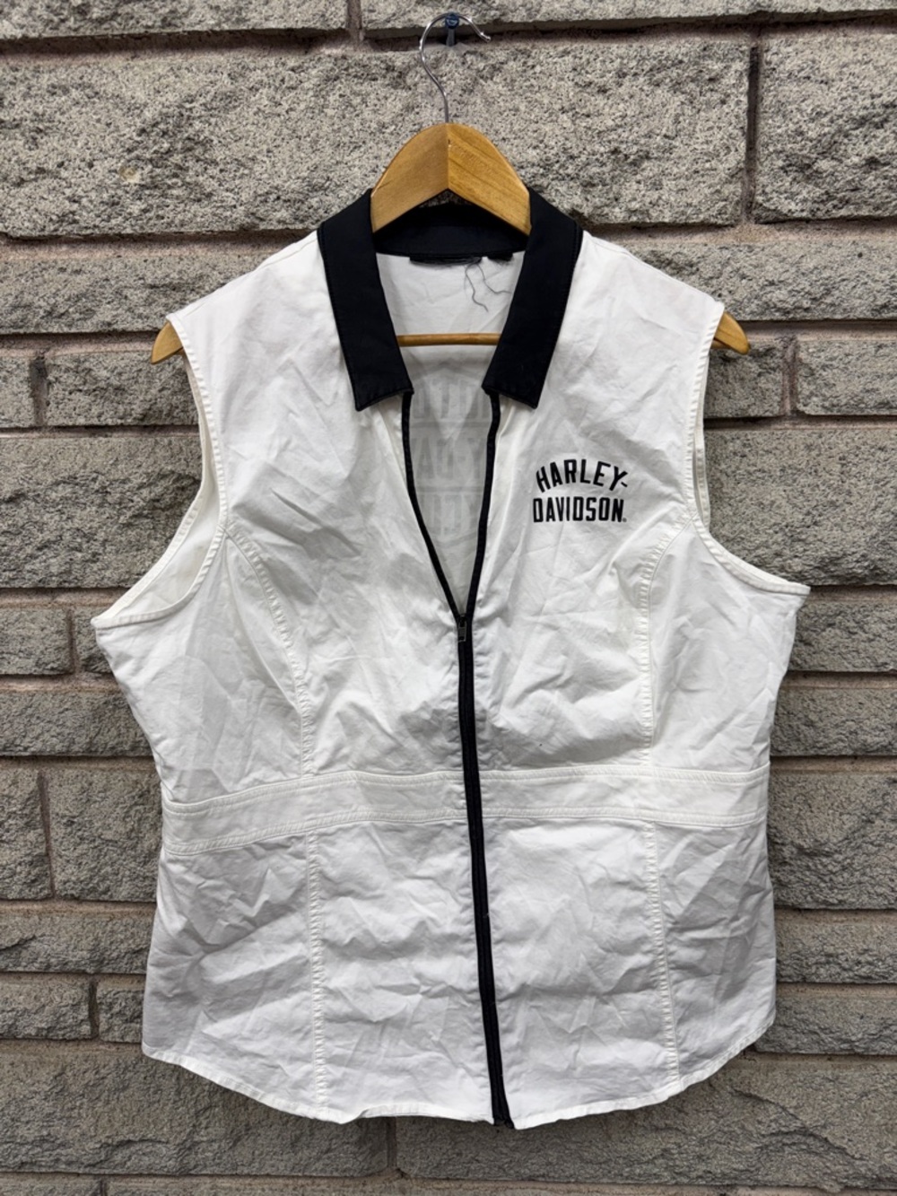 Harley-Davidson White Sleeveless Zip Vest with Black Collar